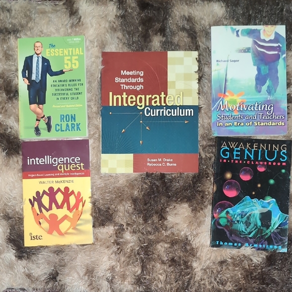 Educational Book Collection - Picture 1 of 6